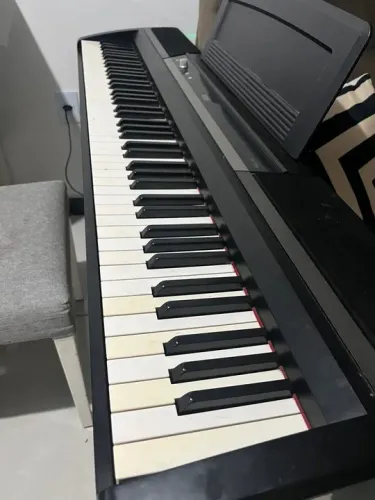 Teclado korg 88 teclas. (Usado com defeito)