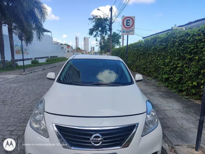 Vendo e troco Versa 2014  extra 2026 já emplacada 