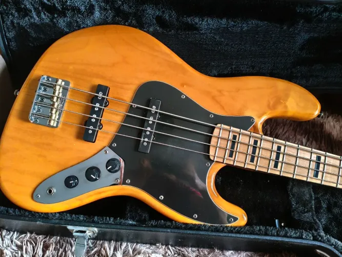 baixo squier vintage modified
