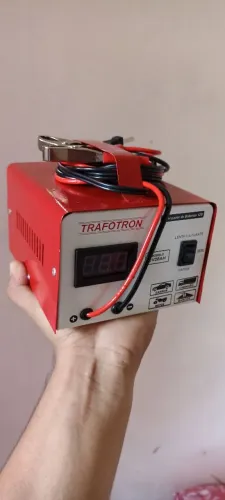 Carregador para baterias de carro e moto