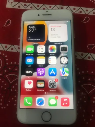 iPhone 7 32GB funcionando com carregador; tudo ok