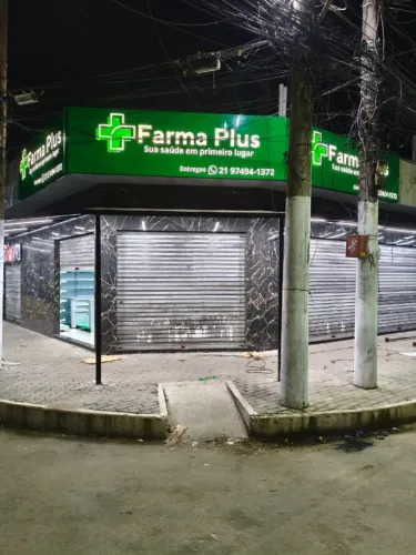 Letreiro em ACM adesivado PVC expandido alto relevo Iluminado