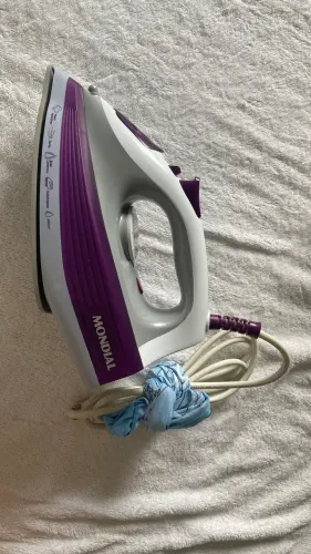 Ferro de passar à vapor Mondial 220V