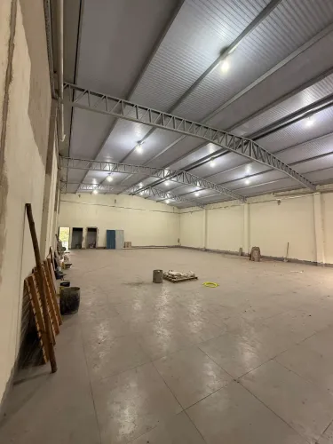 Aluga-se Galpão na avenida JK Nerópolis 