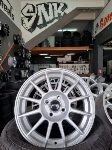 Jogo de rodas novas aro 15 4x100 esportivas
