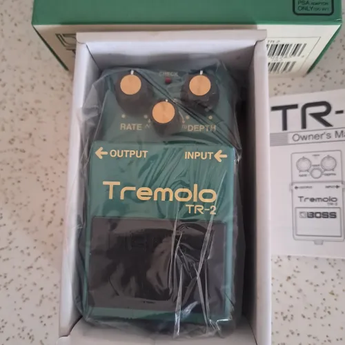 Pedal Tremolo Boss (novo)