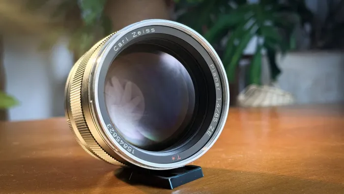 Lente Carl Carl Zeiss Planar T* 85mm f/1.4 ZE (Canon EF)