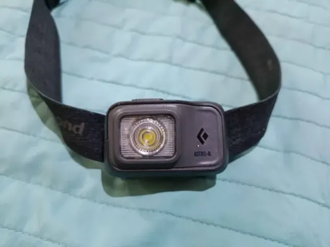 Lanterna de Cabeça Black Diamond 300R - Recarregavel, montanha, escalada, caminhada, mtb, 