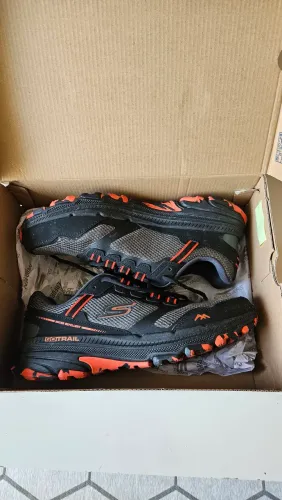 Tênis Skechers GoTrail - Conforto e Desempenho! - Número 40