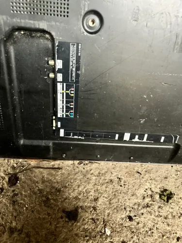 Tv Samsung UN32B6000VM defeito não liga não tem controle nem base
