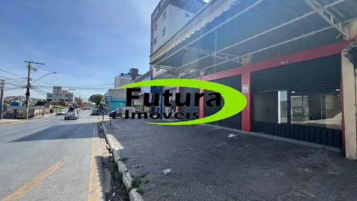 Loja à venda no Barreiro  Excelente ponto comercial com aprox. 30 m² cada loja com mezanin