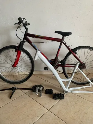 Bicicleta Aro 26 e quadro branco mormaii