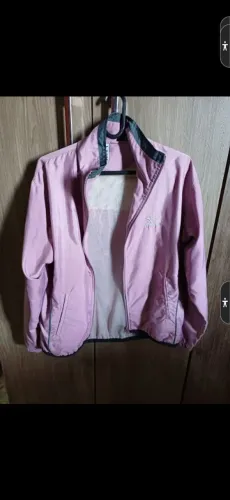 Casaco Rosa com Detalhes em Preto