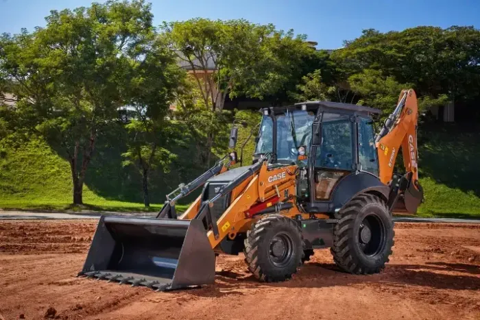 Retroescavadeira Case 580 N HD S2 Cabine Fechada 4x4 ( Alavancas )