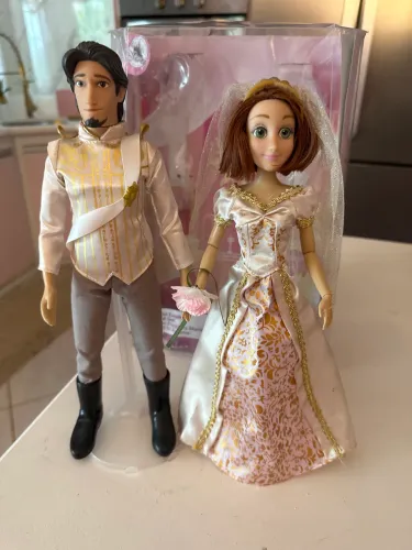 barbie  casal Rapunzel and Eugene WeddingDoll Set