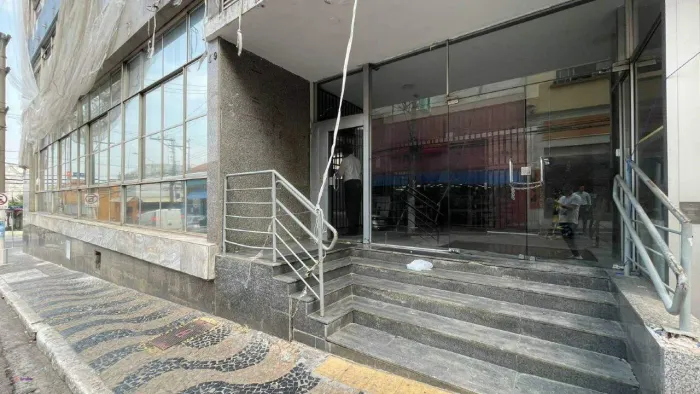 Salão Comercial para Aluguel - 600 m² no Centro de Jundiaí com Alarme.