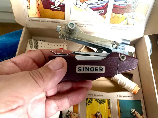 Mini Máquina Singer Anos 60