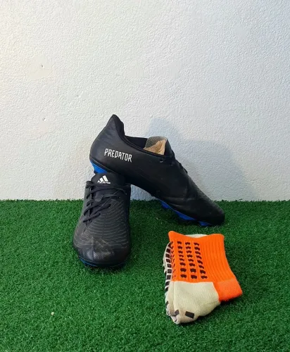 Chuteira Campo n42 - parcele no Cartao