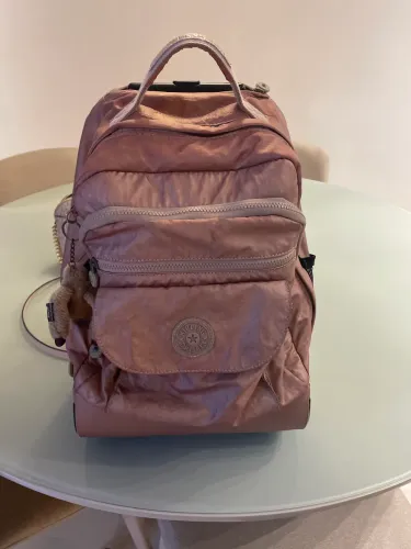 Mochila de rodinha e costas kiplinhg