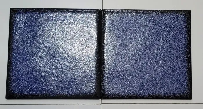 Quase 4m piso cerâmico azul marinho e preto