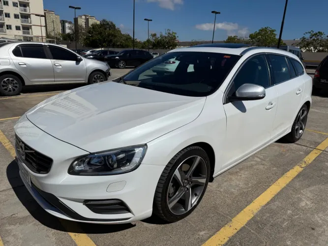 Volvo V60 T-5 R-desing 2.0 5P 2014