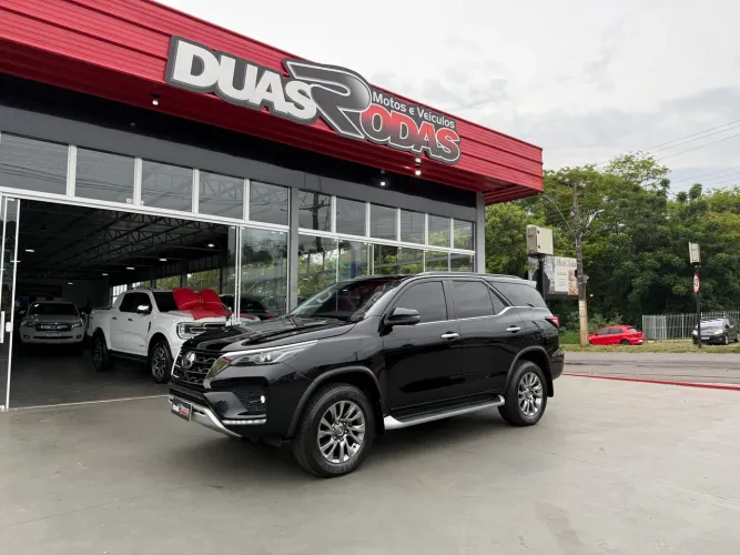 Toyota Hilux SW4 SRX 4X4 2.8 TDI 16V Dies. Aut. 2022