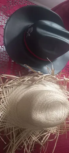Chapéus infantis: Cowboy e Palha