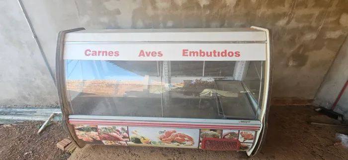 Balcão expositor de carne