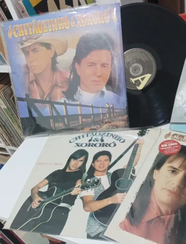 Chitãozinho e Xororó lote com LPs E 1 Lp Leandro e Leonardo 1995