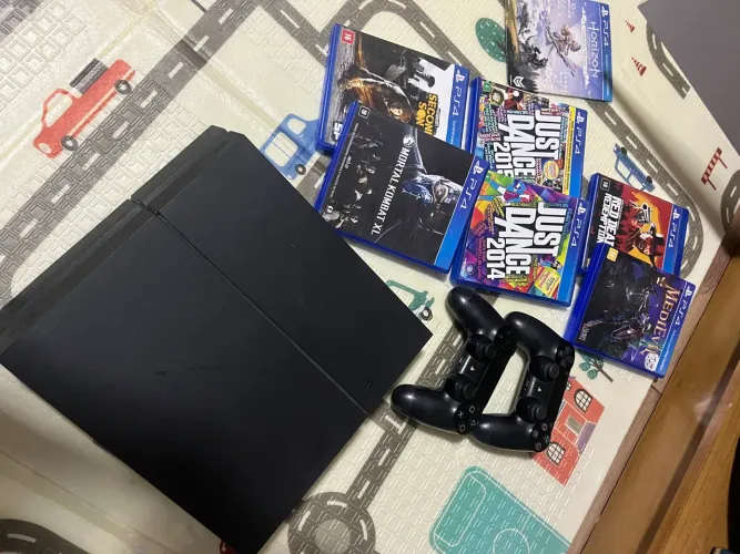 Ps4 c/ 2 controle e jogos
