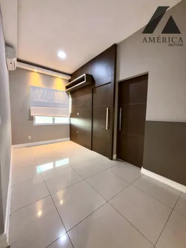Sala comercial para aluguel com 47m² e contendo divisórias em Ed. Eldorado Hill Office