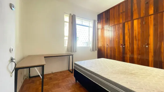 Quartos para Alugar ao Lado da FUMEC | Apto 100m² Mobiliado | Rua Cabo Verde