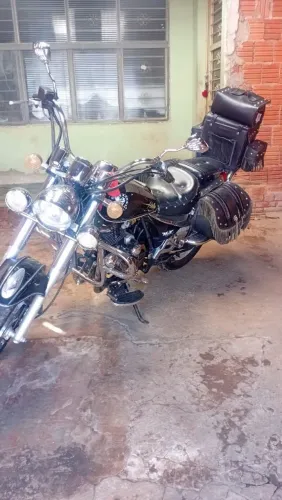 Vendo ou troco essa moto em carro baratinho .