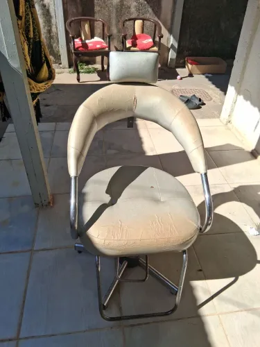 Vende se móveis de salão de cabeleireiro.
