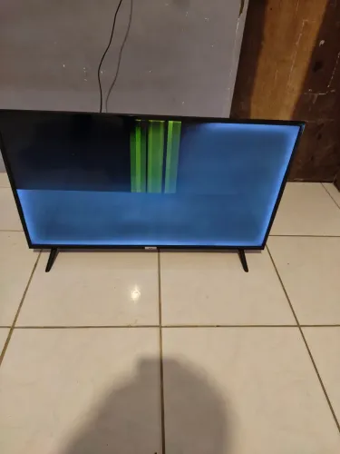 TV TCL com defeito