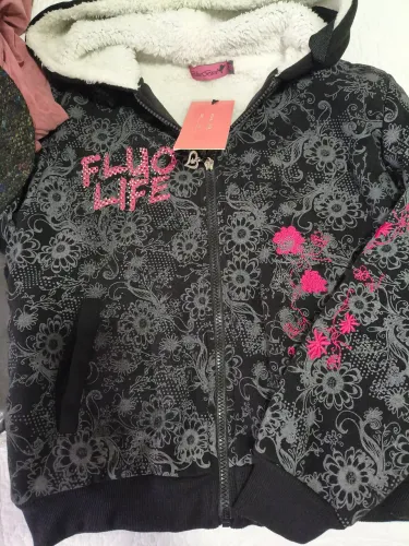 Lote de frio 14 meias duas blusas uma luva dois cachecol tamanho da meia único das blusas