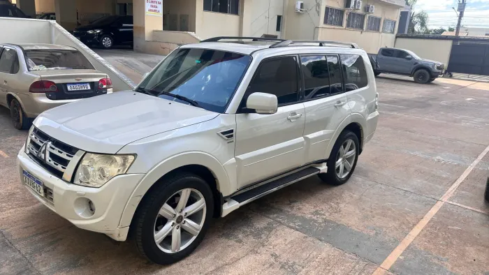 Mitsubishi Pajero HPE Full 3.2 4X4 T.i.dies. 5P AUT 2013