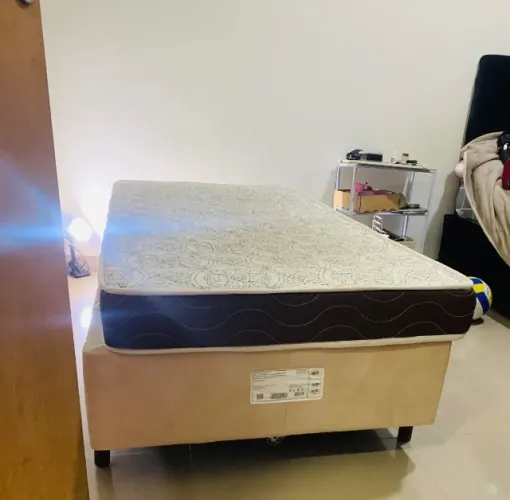 Cama de solteiro  da Inovar com colchão de solteiro 