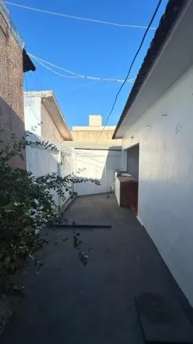 Casa com 3 Quarto(s) e 1 banheiro(s) para Alugar, 120 m² por R$ 2360 / Mês