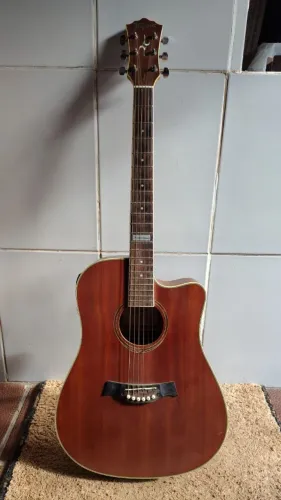 Violão eletroacústico estilo folk, Marca Tagima Acoustis, Modelo Kansas Mahogany.