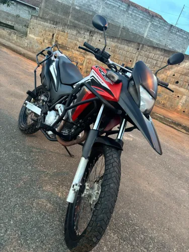 HONDA XRE 300  Moto muito bem conservada, pronta para rodar!