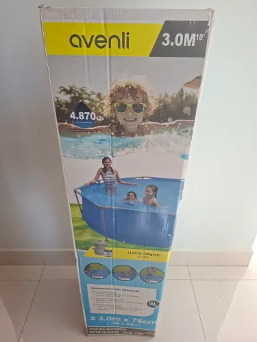 Piscina nova na caixa