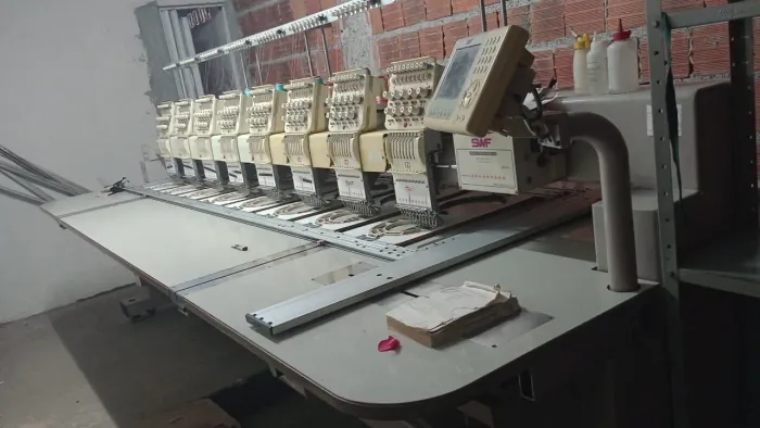 Máquina de bordado swf 8 cabeças série d