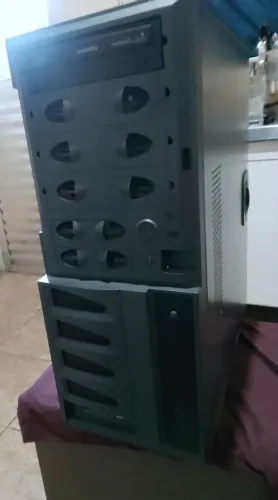 Gabinete servidor 10 baias samsung ótimo para projeto