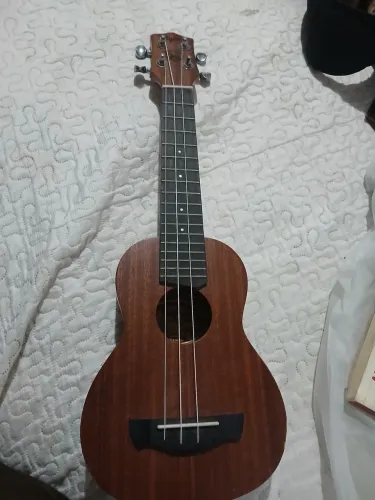 Ukulele Tagima 21k