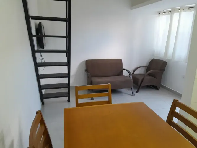 Aluga com tudo incluso, Cama, TV, Sofá, Fogão, Geladeira, Micro-ondas, Armários, Internet,