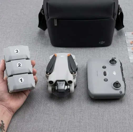 Drone DJI Mini 3 Fly More Combo