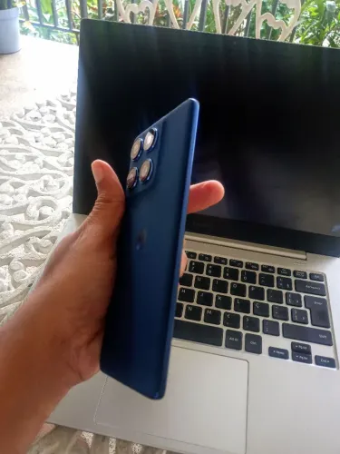 Moto Edge 60 - 12Gb de RAM e Cameras de 50 Mega Pixel