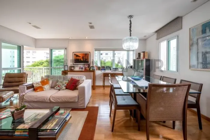 Apartamento mobiliado no coração dos Jardins: 2 quartos, 2 suítes, 3 salas, 3 banheiros, 1