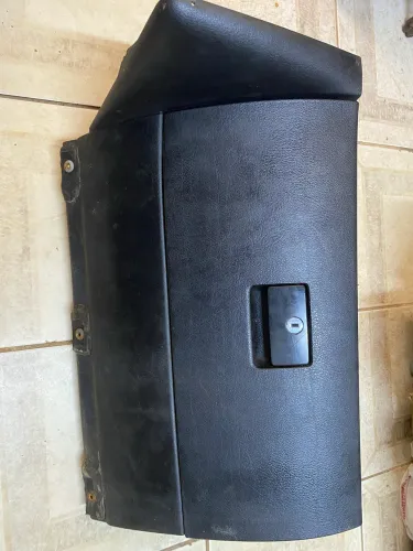 Porta luvas Golf ~ usado c/detalhe